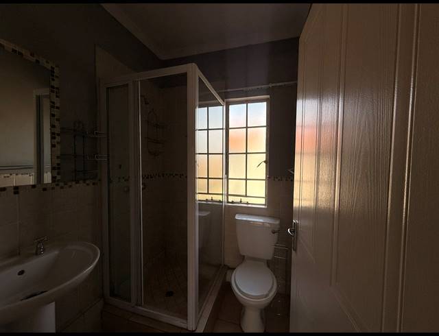 3 BEDROOM FLAT FOR SALE IN CASTLEVIEW